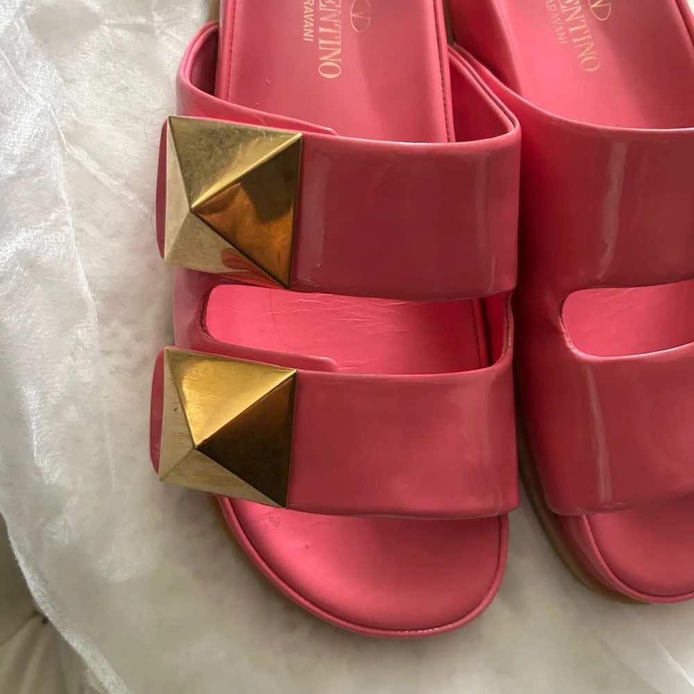 Valentino Vibrant Pink Sandals with Bold Gold Details - Picture 2 of 7